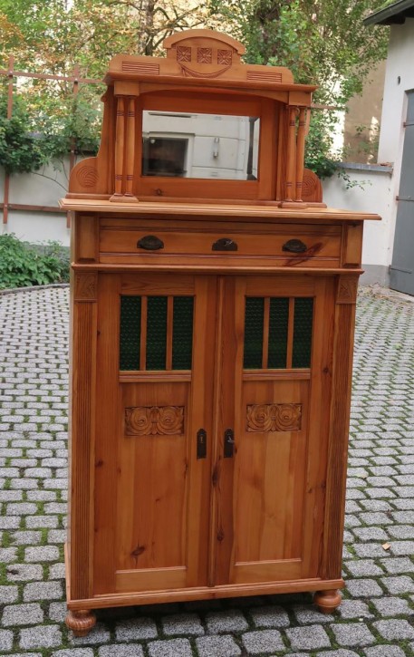 Vertiko mit Aufsatz aus dem Jugendstil