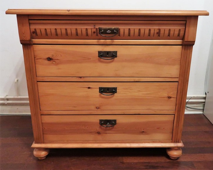 Weichholz Kommode Gründerzeit 4Schüber