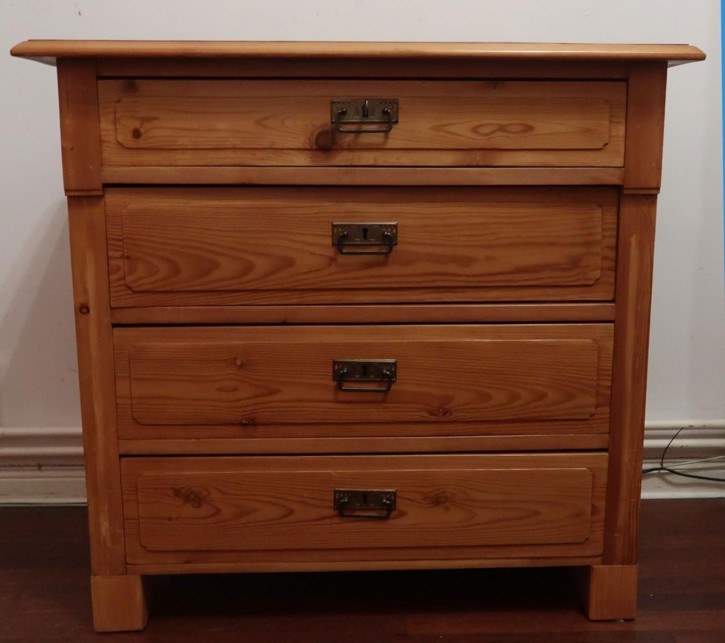 Jahrhundertwende Kommode mit 4 Schüben