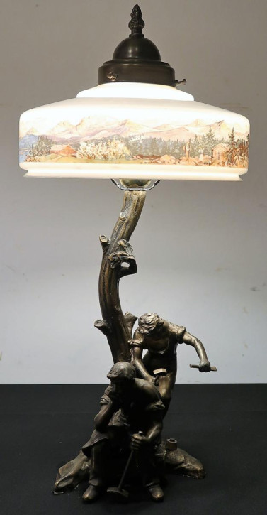 Tischlampe mit altem Glasschirm