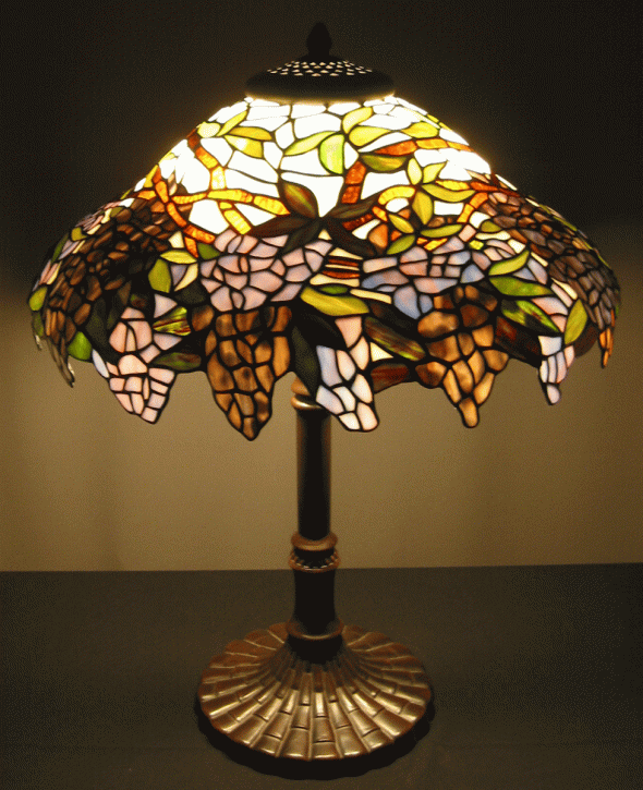 Tischlampe Tiffanyschirm Wisteriablüten