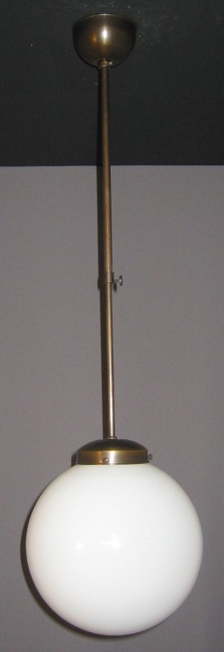 Deckenlampe Bauhaus Stange verstellbar, Kugel (30 cm) brüniert