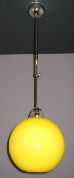 Stangenpendel verchromt mit gelbfarbener Kugel Ø 30 cm
