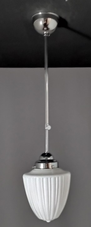 Deckenpendel Bauhaus verchromt geriefter Glasschirm Ø 17 cm