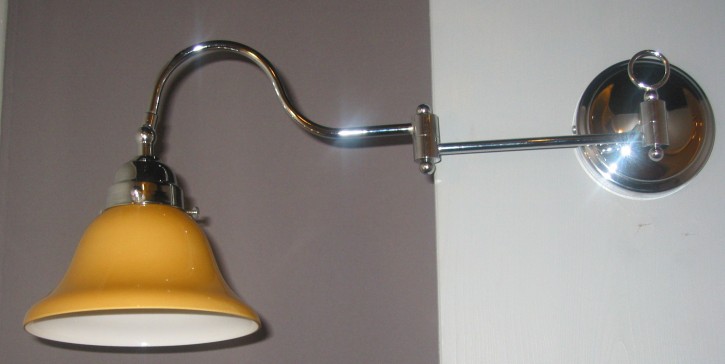 Wandlampe mit Doppelgelenk Helmschirm cognacfarben