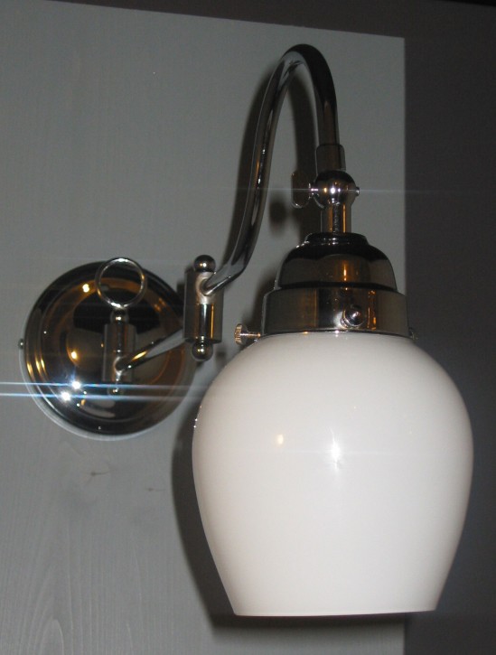 Wandlampe mit Doppelgelenk Tulpenglas opal weiß