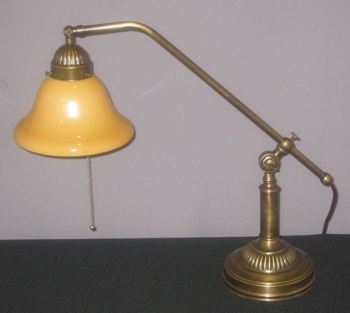 Messingtischlampe verstellbar Glasschirm cognacfarben