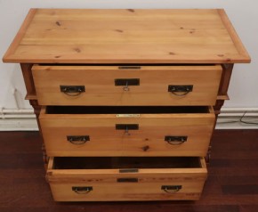 Gründerzeit 3Schüber Kommode