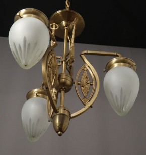 Deckenlampe Messing mit klassischen Elementen