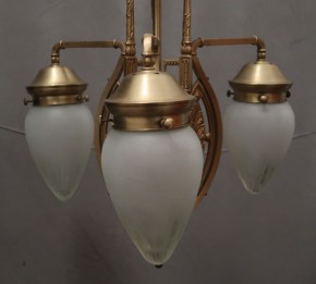 Deckenlampe Messing mit klassischen Elementen