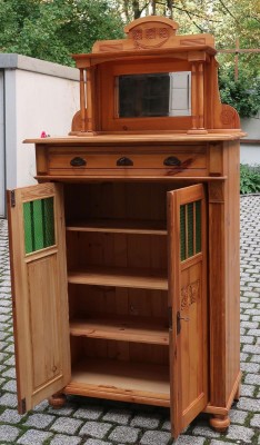 Vertiko mit Aufsatz aus dem Jugendstil