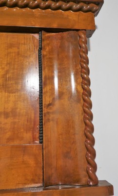 Grosser Biedermeier Wandspiegel