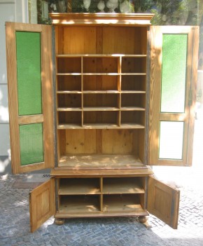 Sammlerschrank Weichholz Bücherschrank grüne Verglasung
