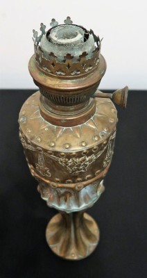 Petroleum-Leuchte Messing Grabenkunst