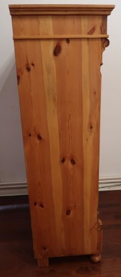 Kleiner Gründerzeit Schrank