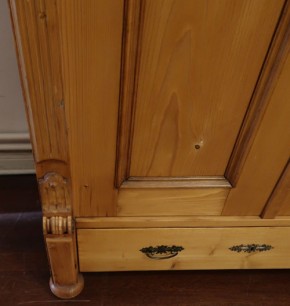Kleiner Gründerzeit Schrank