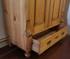Kleiner Gründerzeit Schrank