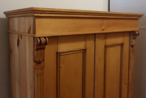 Kleiner Gründerzeit Schrank