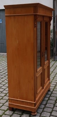 Weichholz Vitrine aus der Gründerzeit