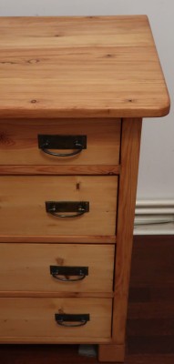 Kommode aus der Jahrhundertwende