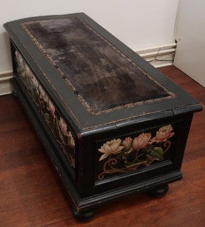 Jugendstil Deckeltruhe bemalt