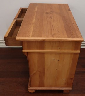 Weichholzkommode mit 2 + 2 Schubläden