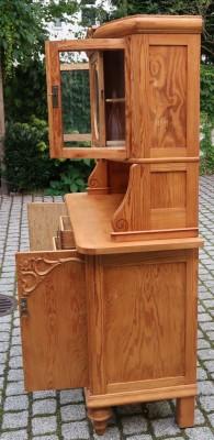 Küchenbuffet mit Schnitzereien 1920er Jahre