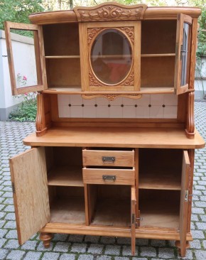 Küchenbuffet mit Schnitzereien 1920er Jahre