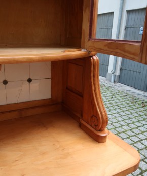 Küchenbuffet mit Schnitzereien 1920er Jahre
