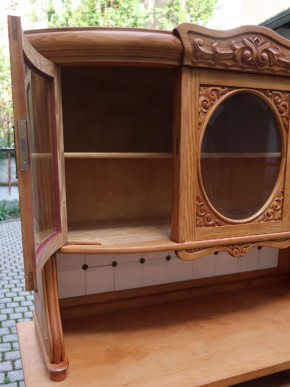 Küchenbuffet mit Schnitzereien 1920er Jahre