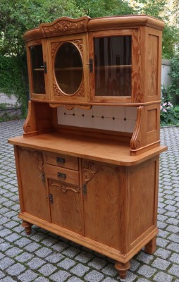 Küchenbuffet mit Schnitzereien 1920er Jahre