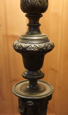 Wisteria Schirm auf alte Stehlampe