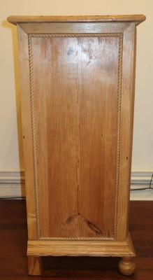 Großer Nachttisch 1920er Jahre