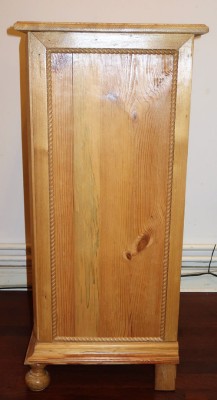 Großer Nachttisch 1920er Jahre