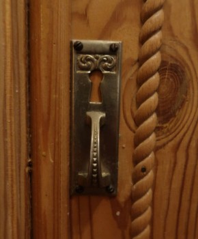 Großer Nachttisch 1920er Jahre