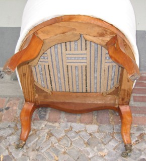 Kindersessel aus dem Biedermeier