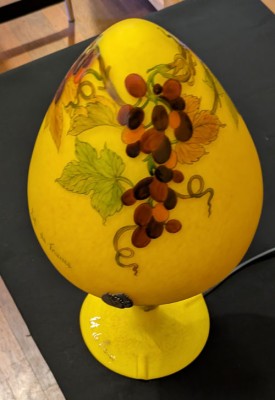 Glaspilzlampe mit Traubenmotiv Pate de Verre
