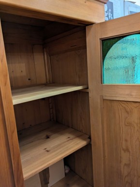 Kleiderschrank 3Türer mit grünen Scheiben