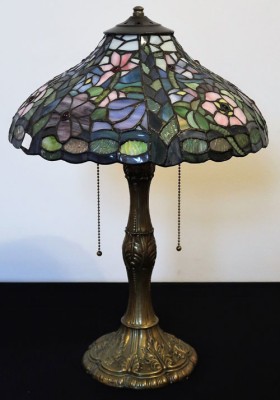 Tischleuchte Tiffany Blumenmotiv