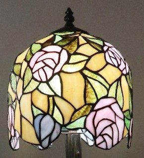 Tiffany Tischleuchte Rosenblüten