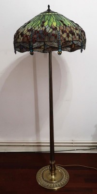 Stehlampe mit großem Dragonfly Tiffanyschirm