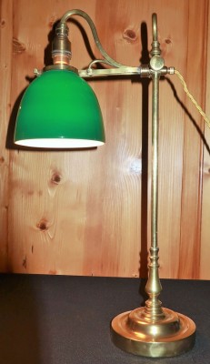 Tischlampe Messinggestell grüner Glasschirm