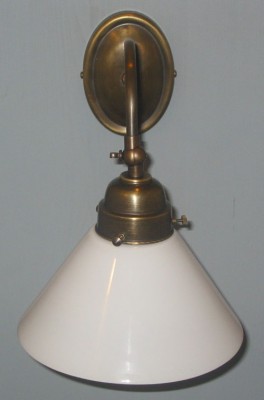 Wandlampe 1flammig brüniert Glas opal Schusterschirm