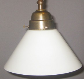 Wandlampe 1flammig brüniert Glas opal Schusterschirm